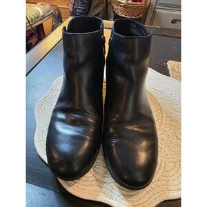 Ladies BORN "Holman" Black Leather Boots / Side Zip / Size 10M